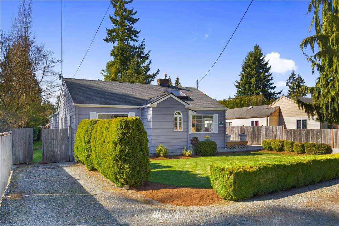 7002 Carson Road Everett, WA 98203 - Photo 3 of 33