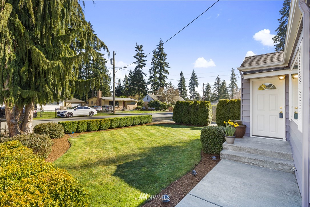 7002 Carson Road Everett, WA 98203 - Photo 5 of 33