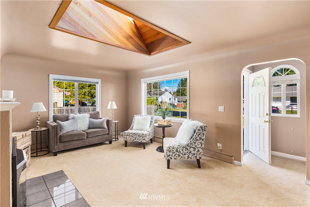 7002 Carson Road Everett, WA 98203 - Photo 6 of 33