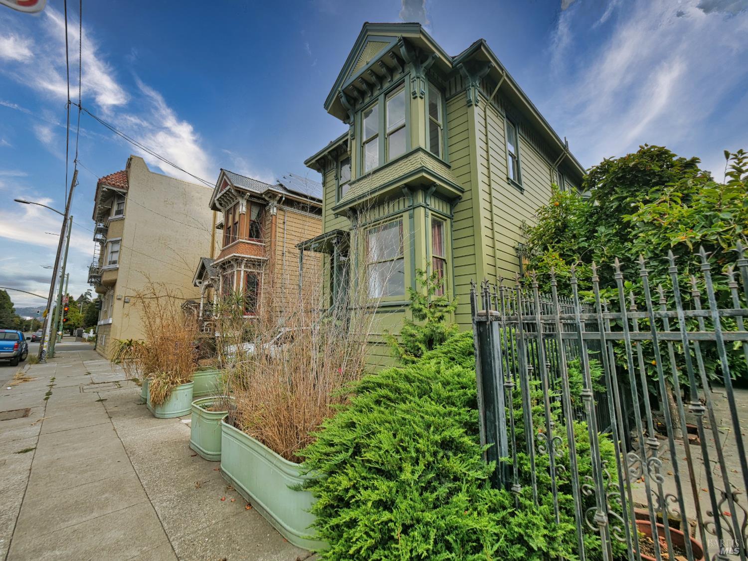 1014 Castro Street Oakland, CA 94607 - Photo 2 of 33