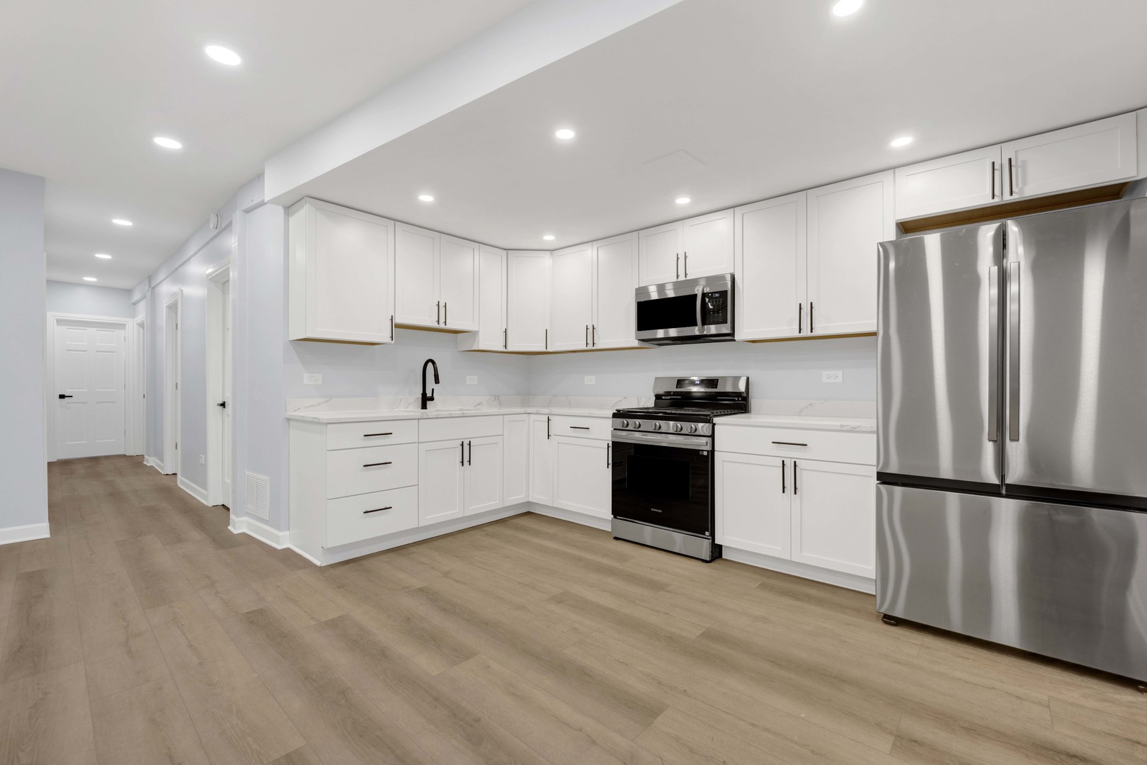 2329 North Geneva Terrace, Unit G Chicago, IL 60614 - Photo 2 of 21