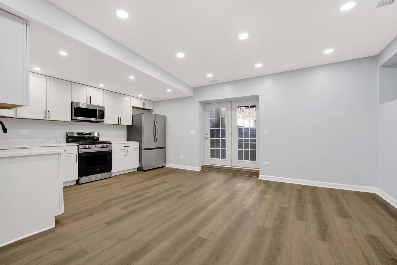 2329 North Geneva Terrace, Unit G Chicago, IL 60614 - Photo 4 of 21