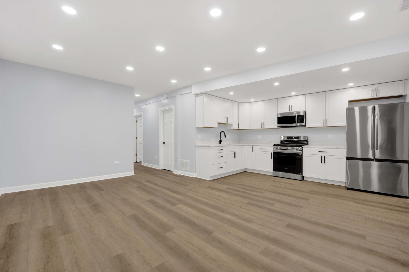 2329 North Geneva Terrace, Unit G Chicago, IL 60614 - Photo 7 of 21