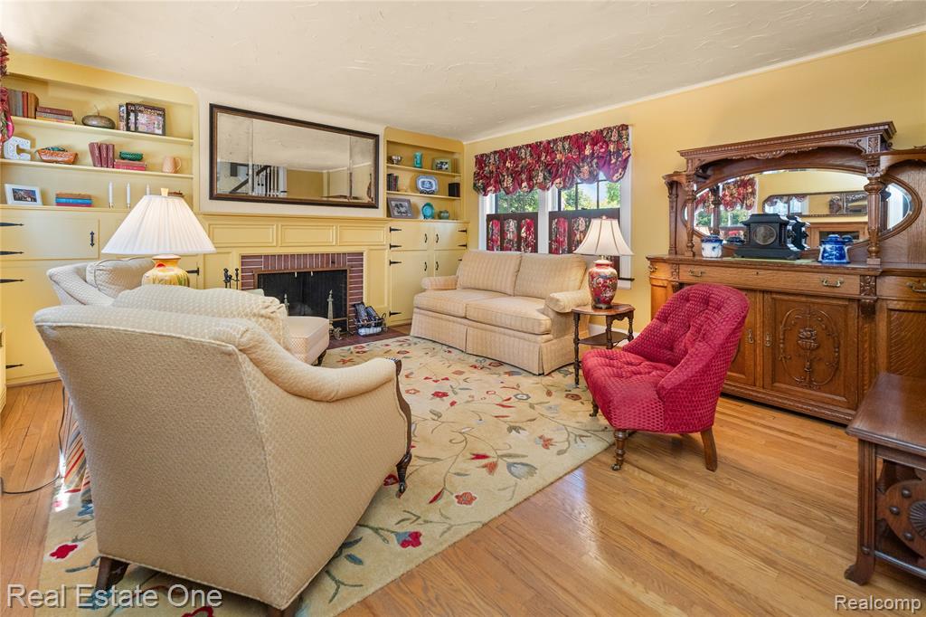 23760 Hudson Street Dearborn, MI 48124 - Photo 6 of 21