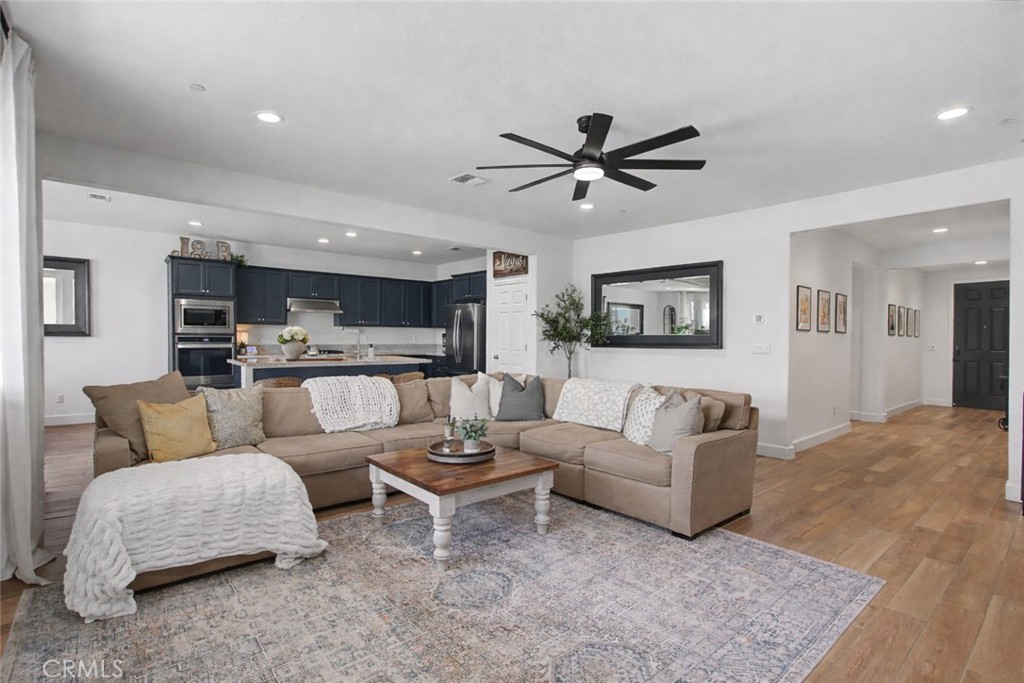 13195 Ridgewood Way Chowchilla, CA 93610 - Photo 4 of 40