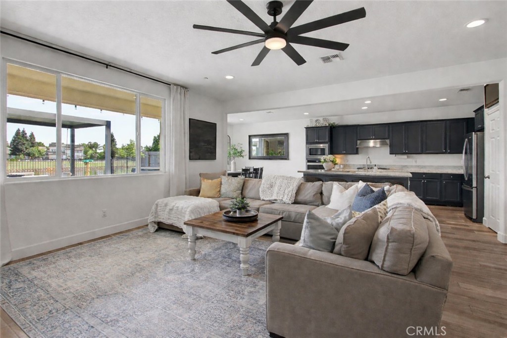 13195 Ridgewood Way Chowchilla, CA 93610 - Photo 5 of 40