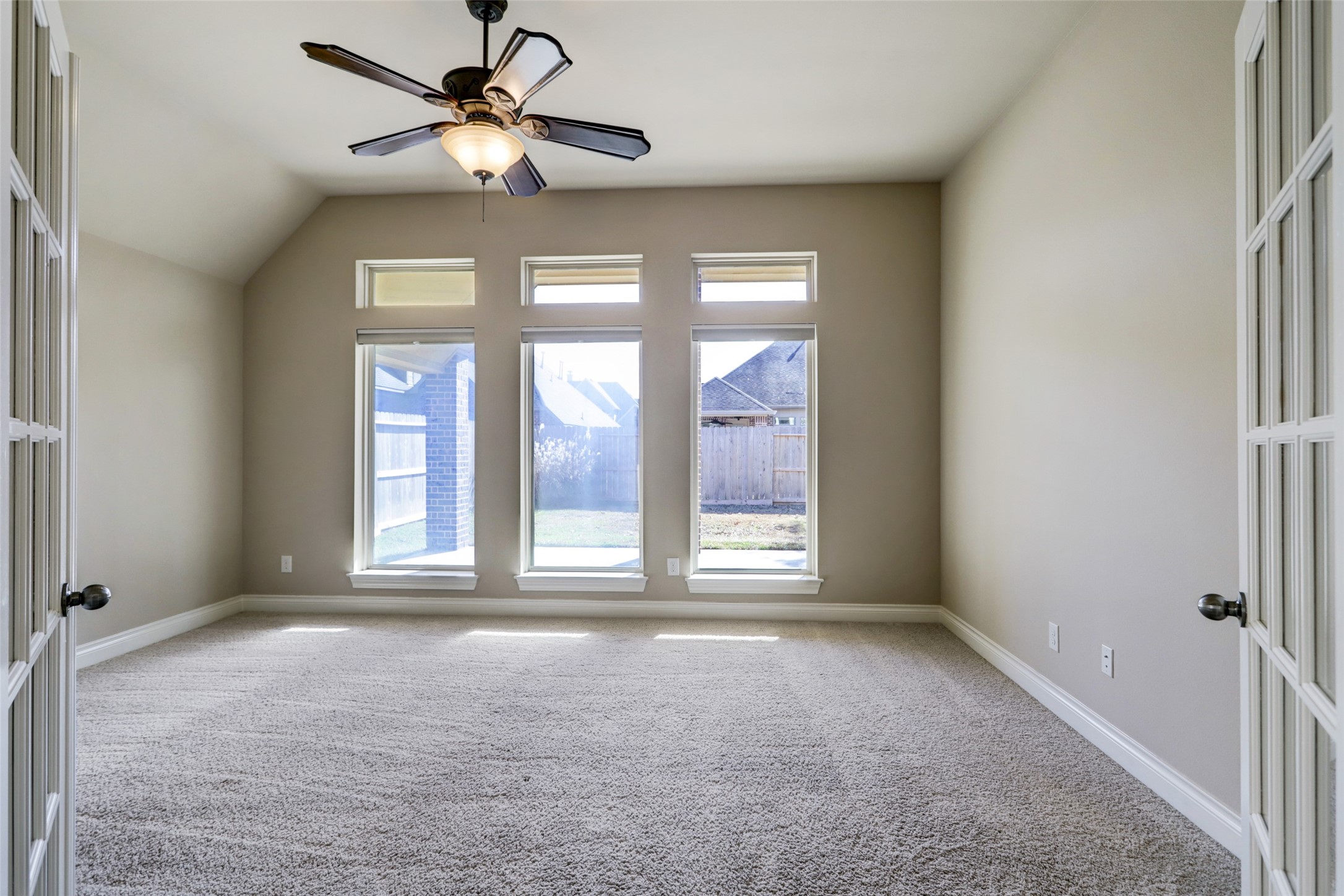 13506 Breakwater Path Loop Houston, TX 77044 - Photo 14 of 42 Game room off the breakfast nook.