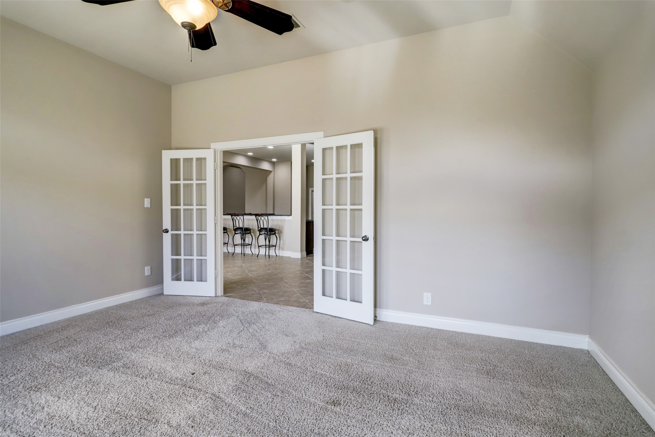 13506 Breakwater Path Loop Houston, TX 77044 - Photo 15 of 42 View from the game room into the breakfast nook.