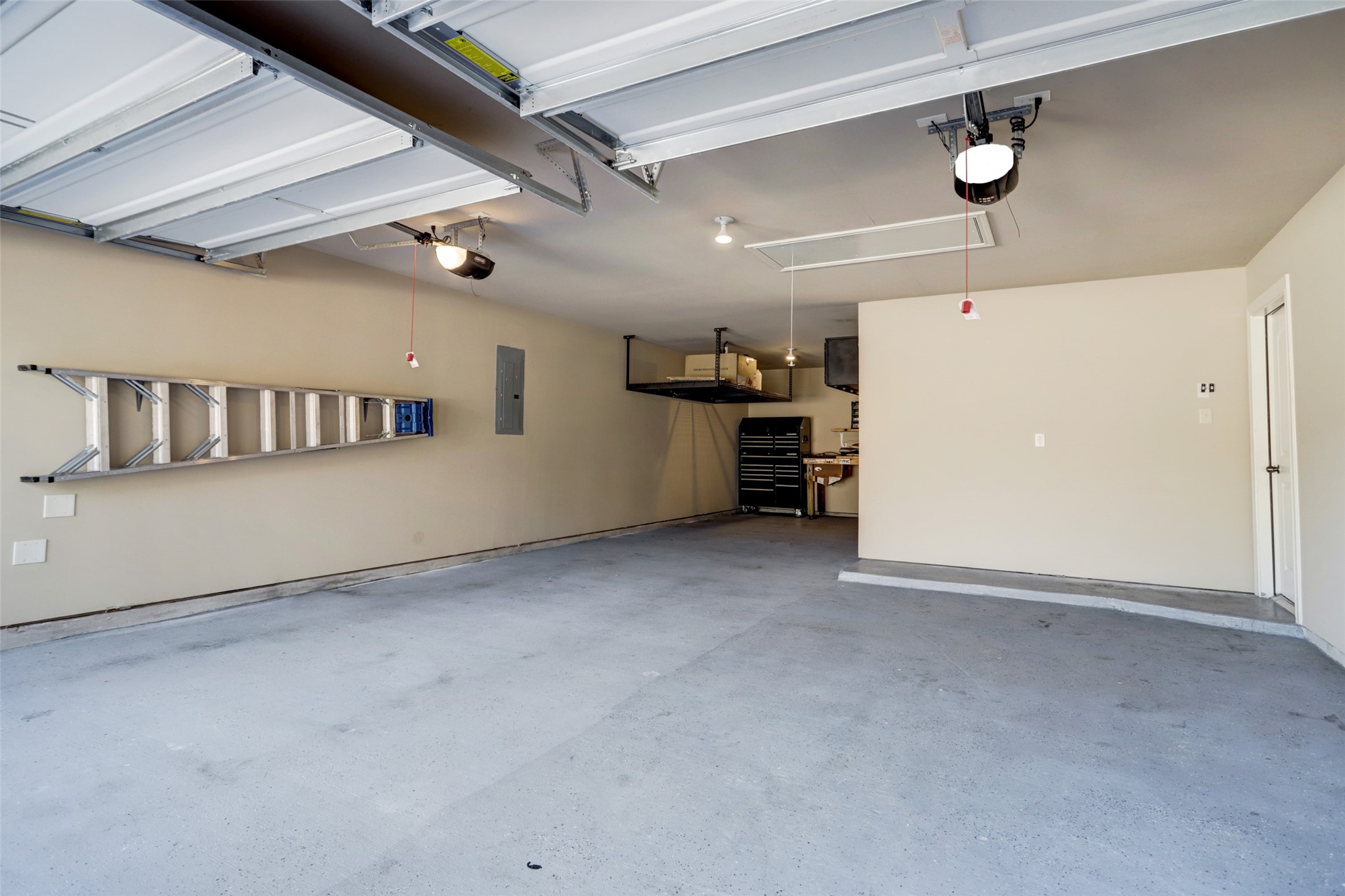 13506 Breakwater Path Loop Houston, TX 77044 - Photo 28 of 42 Spacious oversized garage