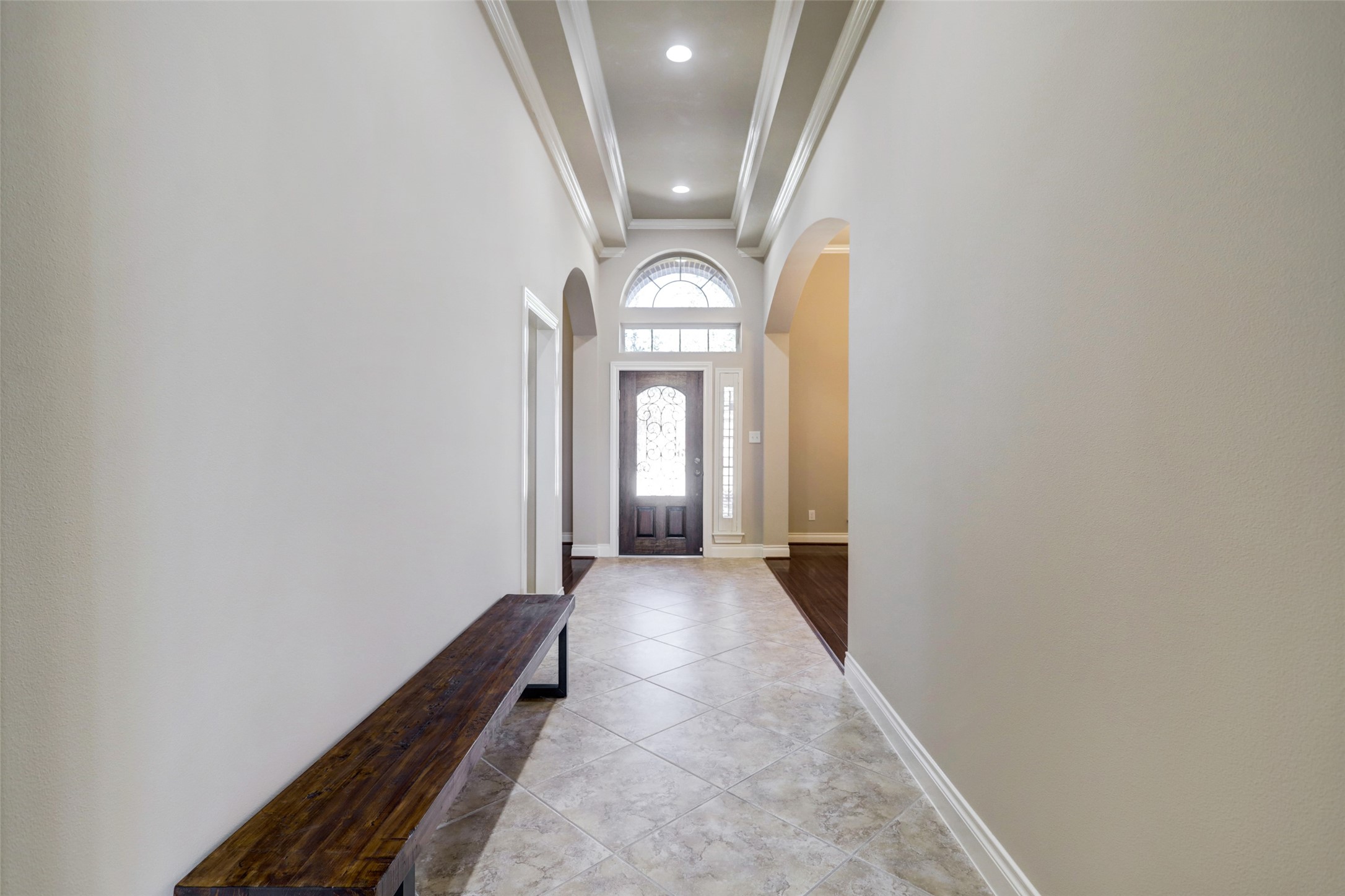 13506 Breakwater Path Loop Houston, TX 77044 - Photo 3 of 42 Foyer