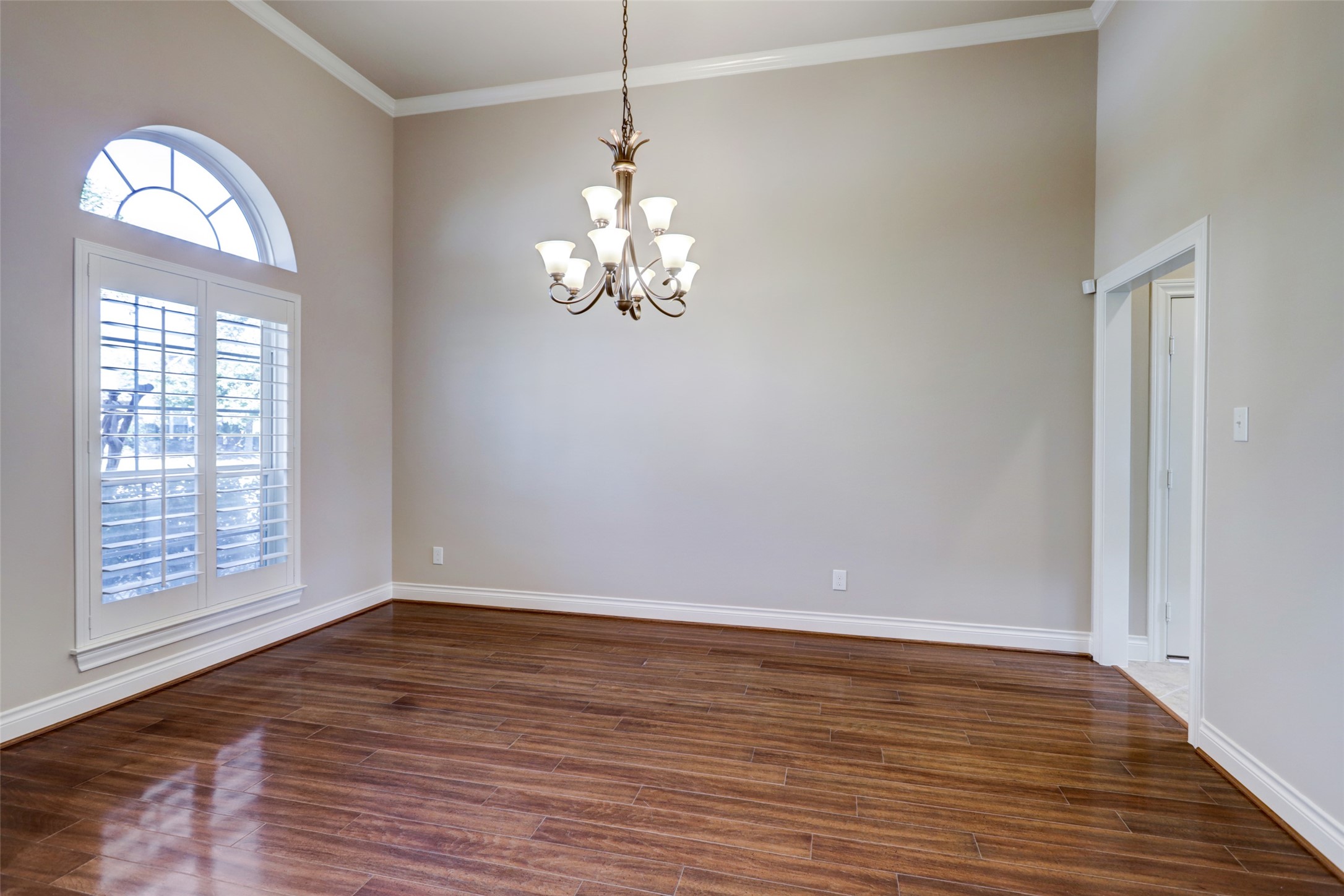 13506 Breakwater Path Loop Houston, TX 77044 - Photo 4 of 42 The formal dining room with views of the front yard and plenty of space.