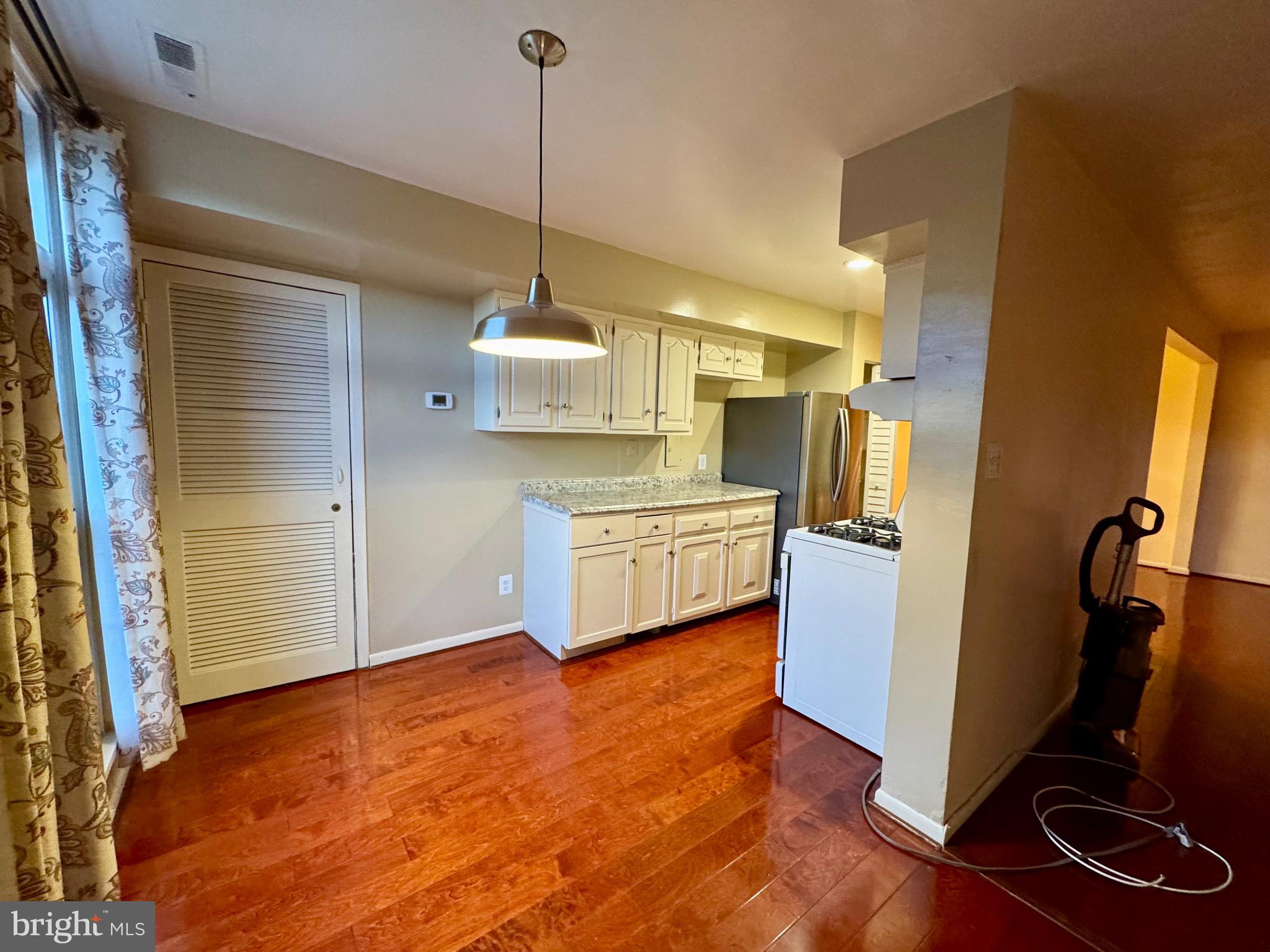 8300 Tobin Road, Unit 31 Annandale, VA 22003 - Photo 2 of 16 Gallery Image 2