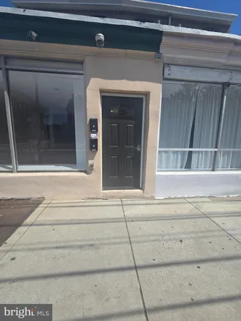 a view of the entrance of the house