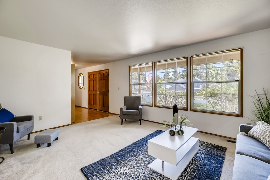 18831 132nd Place Southeast Renton, WA 98058 - Photo 4 of 22 Gallery Image 4