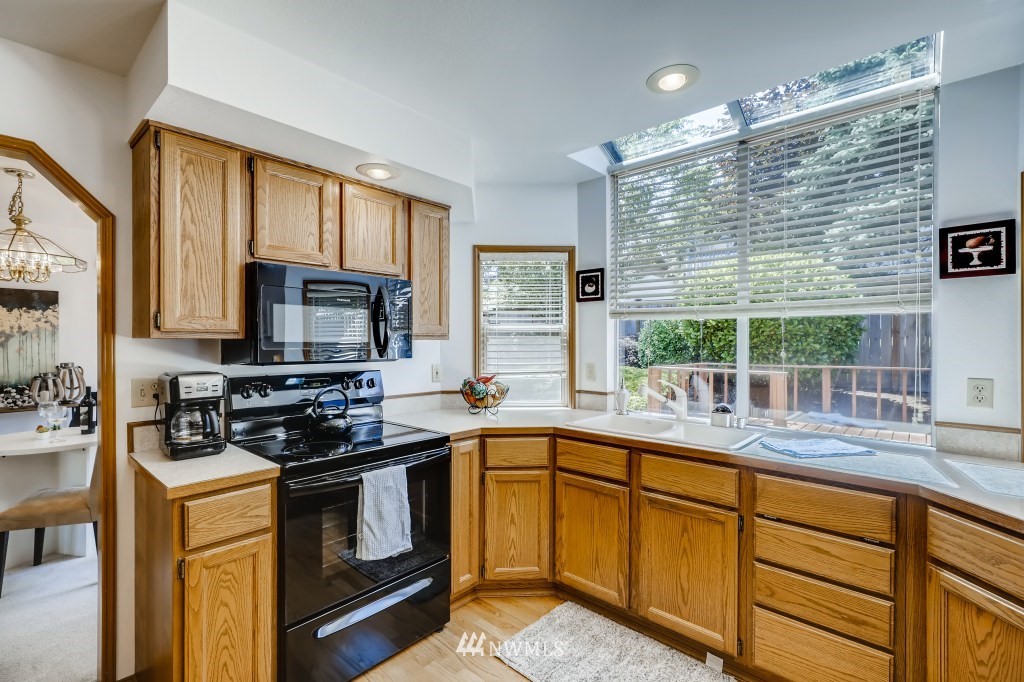 18831 132nd Place Southeast Renton, WA 98058 - Photo 7 of 22 Gallery Image 7