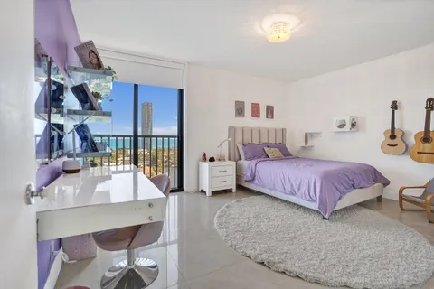 $1,395,000 | 19707 Turnberry Way, Unit 18J, Aventura, FL 33180