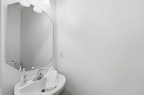 $389,500 | 1101 Walnut Street, Unit 907, Kansas City, MO 64106