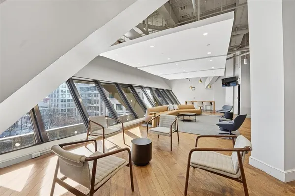 $389,500 | 1101 Walnut Street, Unit 907, Kansas City, MO 64106