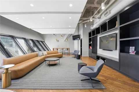 $389,500 | 1101 Walnut Street, Unit 907, Kansas City, MO 64106