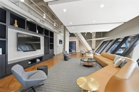 $389,500 | 1101 Walnut Street, Unit 907, Kansas City, MO 64106