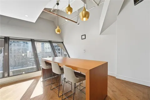 $389,500 | 1101 Walnut Street, Unit 907, Kansas City, MO 64106