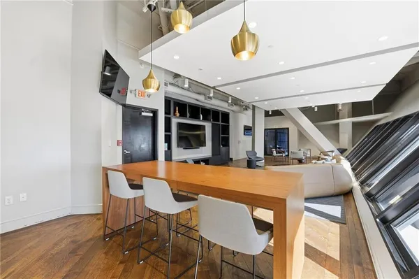 $389,500 | 1101 Walnut Street, Unit 907, Kansas City, MO 64106