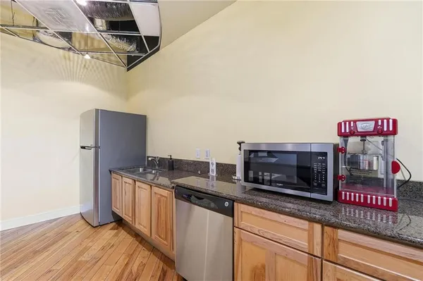 $389,500 | 1101 Walnut Street, Unit 907, Kansas City, MO 64106