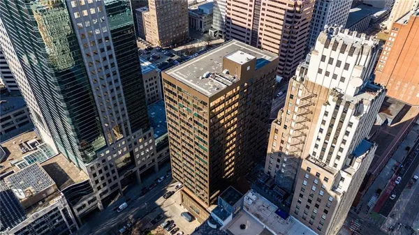 $389,500 | 1101 Walnut Street, Unit 907, Kansas City, MO 64106