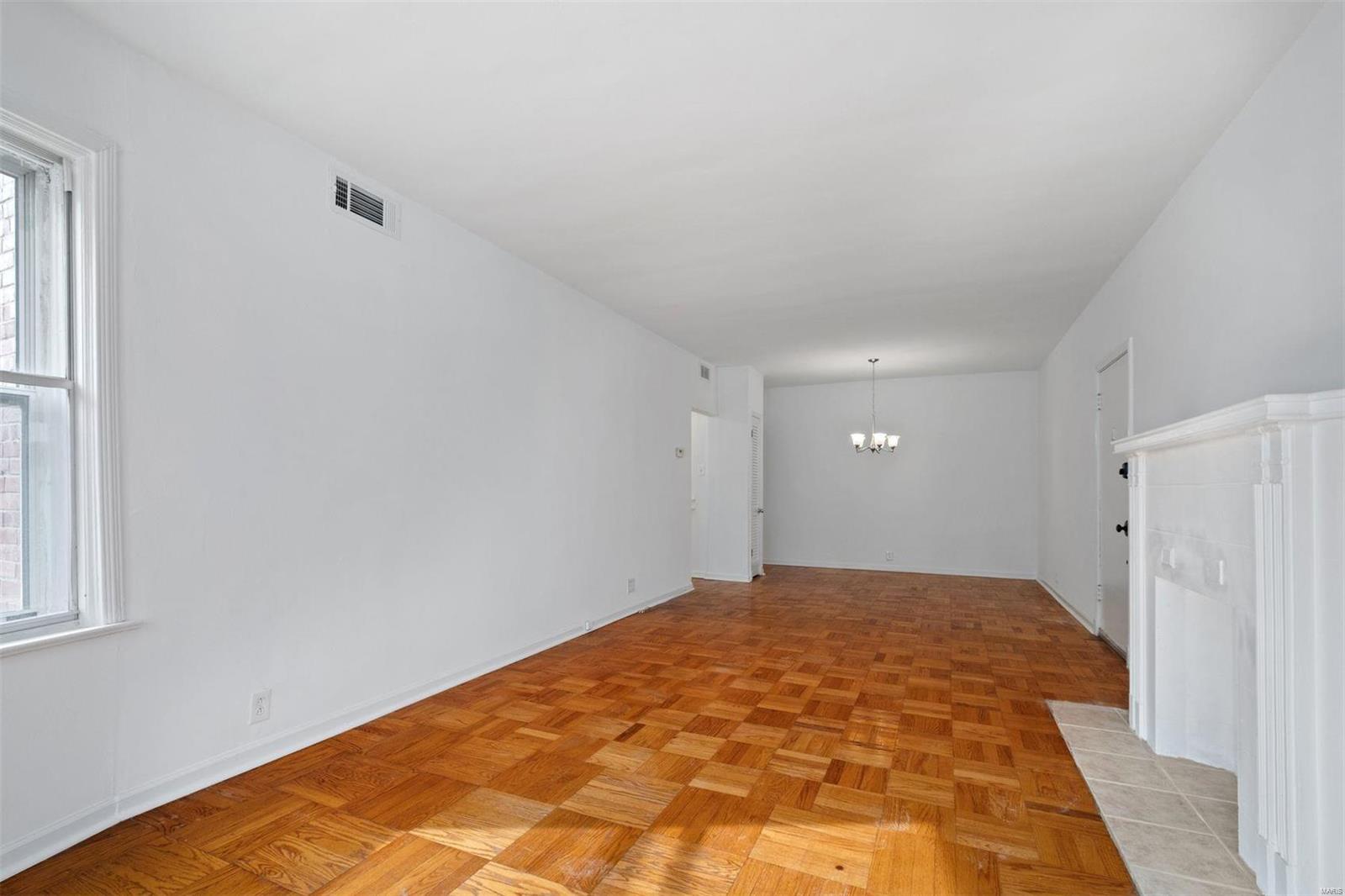 907 South Hanley Road, Unit 1 Clayton, MO 63105 - Photo 2 of 9 Gallery Image 2