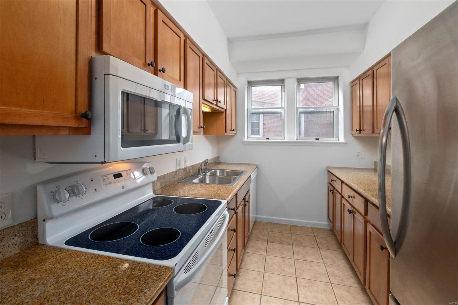 907 South Hanley Road, Unit 1 Clayton, MO 63105 - Photo 7 of 9 Gallery Image 7