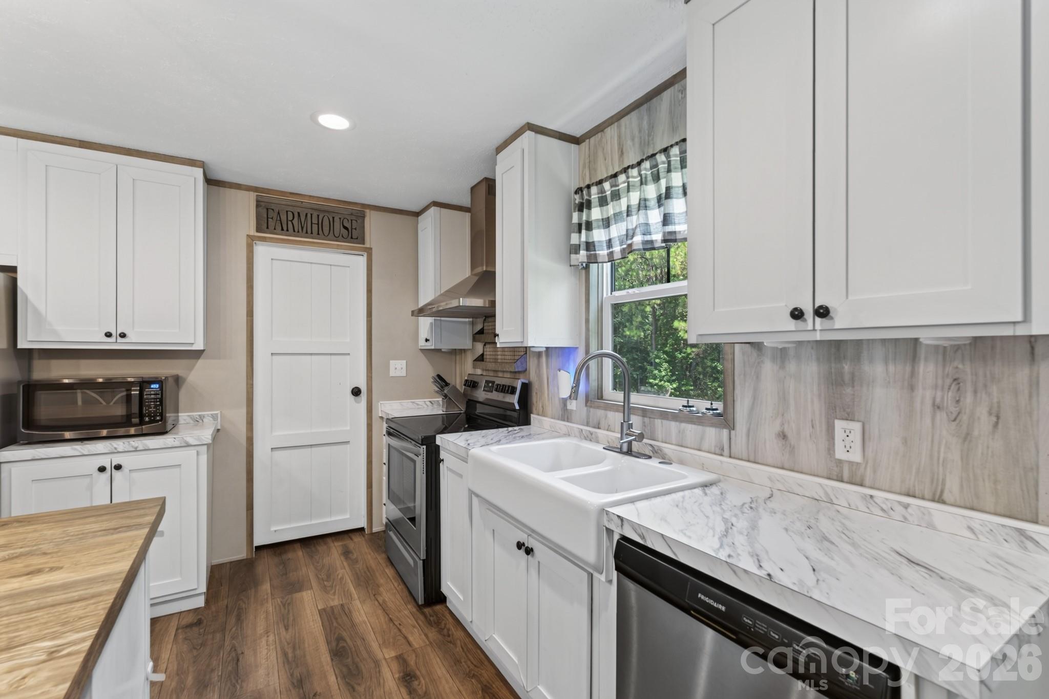 609 Edwards Road Fort Lawn, SC 29714 - Photo 7 of 42 Gallery Image 7