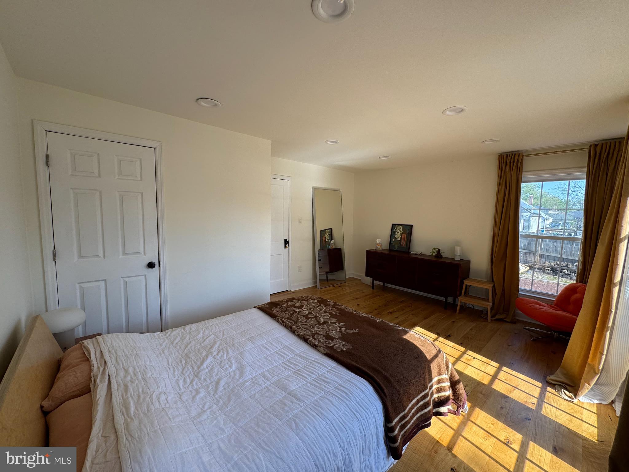 41 Ewingville Road Ewing, NJ 08638 - Photo 22 of 38 MAIN BEDROOM