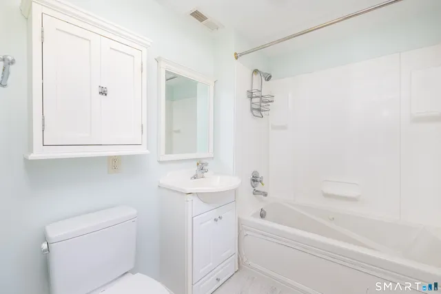 $500,000 | 6 Chaffee Lane, Unionville, CT 06085