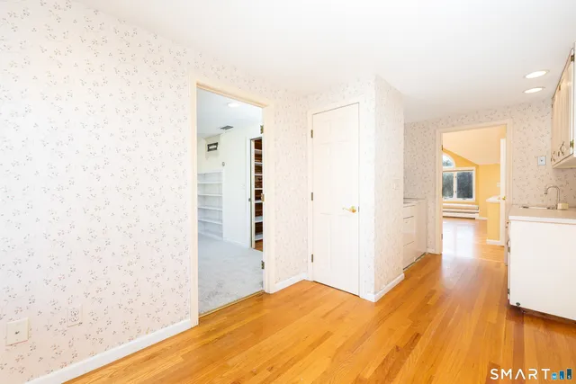 $500,000 | 6 Chaffee Lane, Farmington, CT 06085