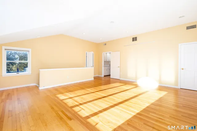 $500,000 | 6 Chaffee Lane, Unionville, CT 06085