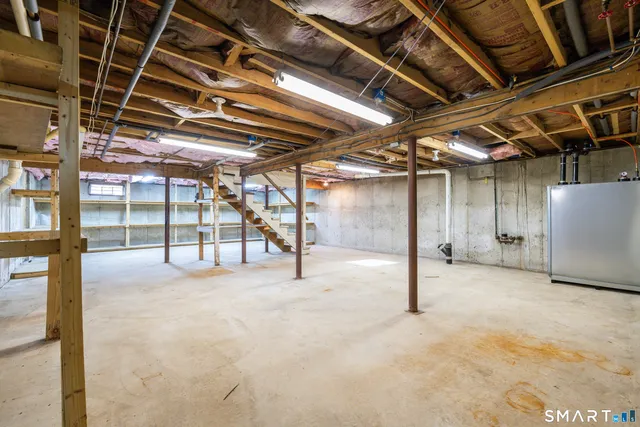 $500,000 | 6 Chaffee Lane, Unionville, CT 06085