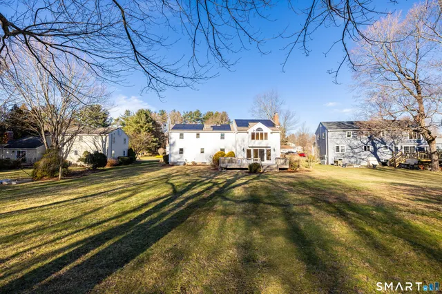 $500,000 | 6 Chaffee Lane, Unionville, CT 06085