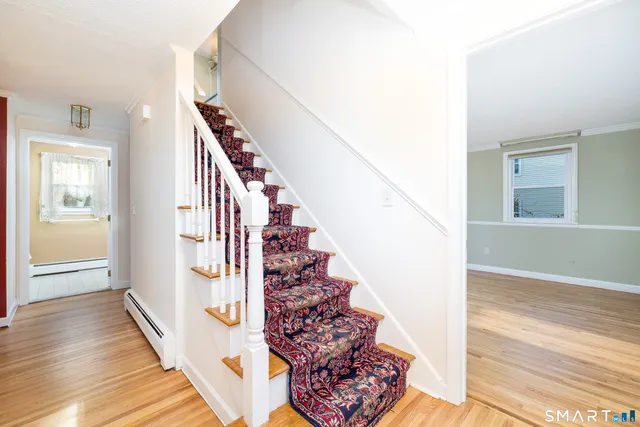 $500,000 | 6 Chaffee Lane, Unionville, CT 06085