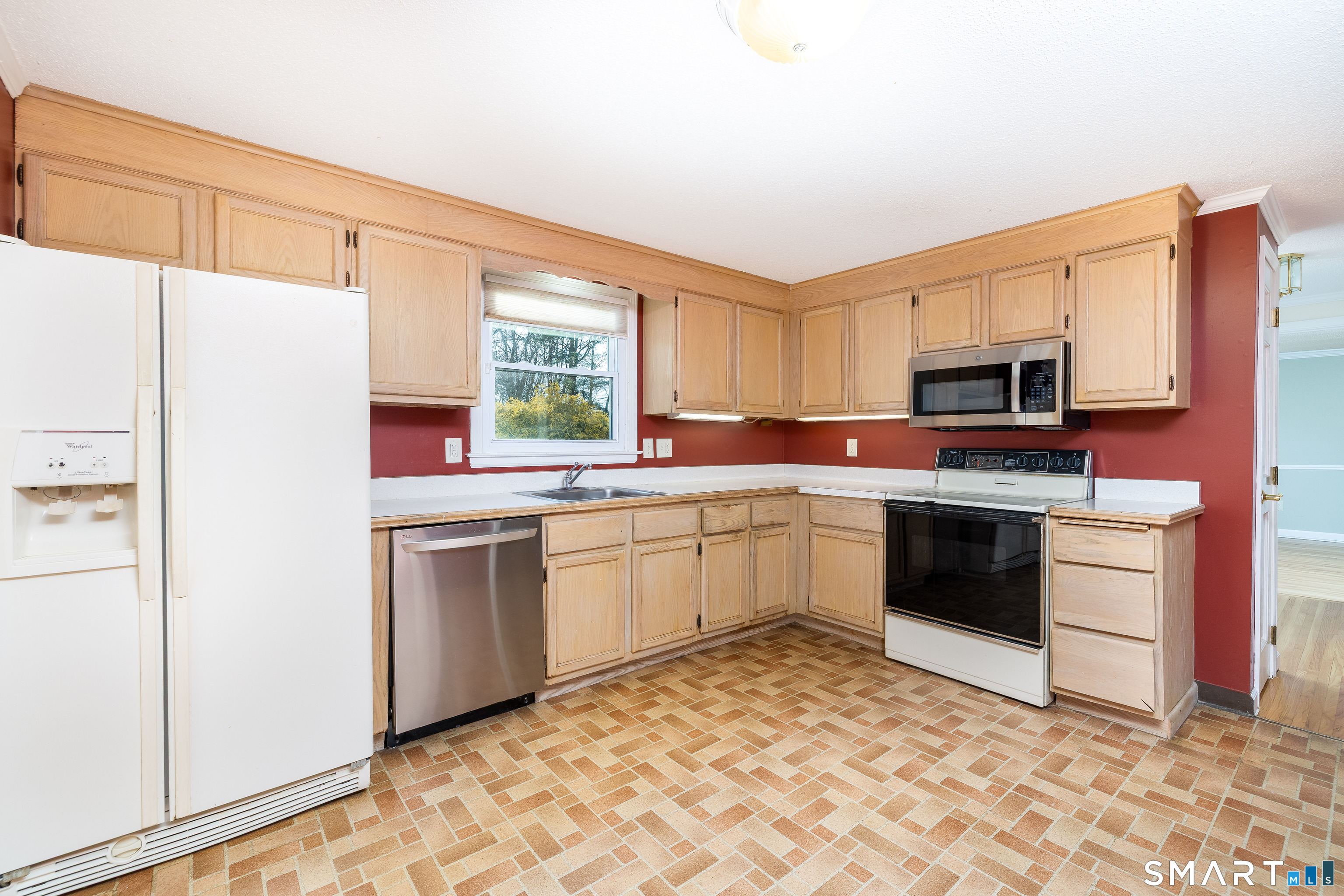 6 Chaffee Lane Farmington, CT 06085 - Photo 10 of 40