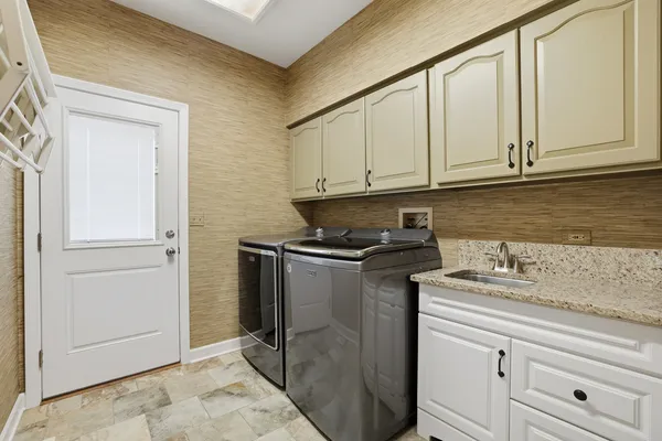 $1,200,000 | 5701 Churchill Lane, Libertyville, IL 60048