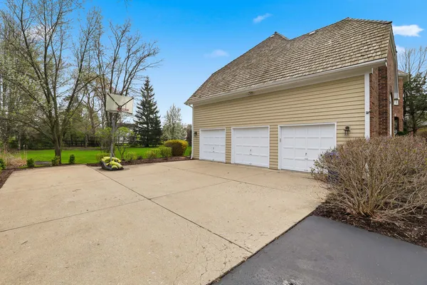 $1,200,000 | 5701 Churchill Lane, Libertyville, IL 60048