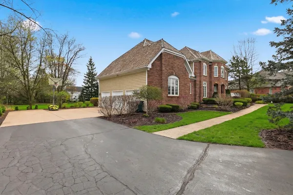 $1,200,000 | 5701 Churchill Lane, Libertyville, IL 60048