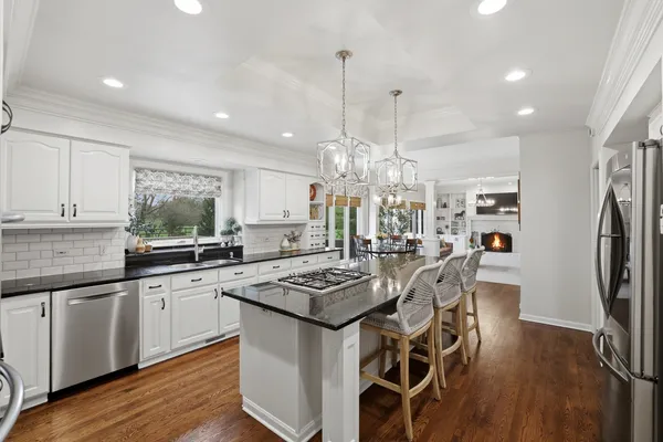 $1,200,000 | 5701 Churchill Lane, Libertyville, IL 60048