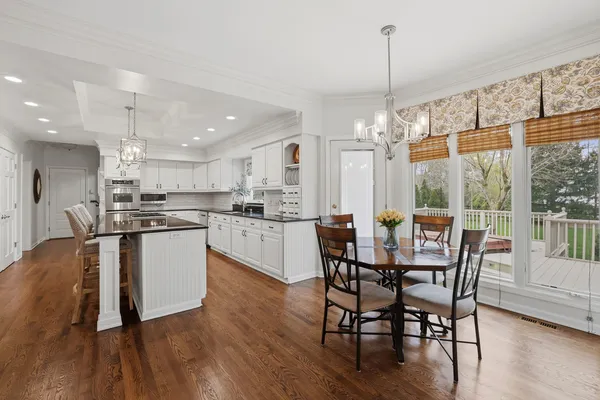 $1,200,000 | 5701 Churchill Lane, Libertyville, IL 60048