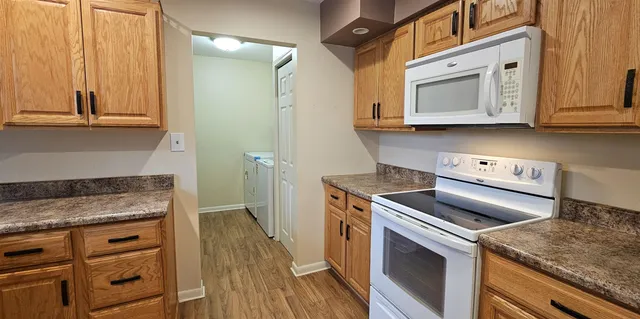 $249,000 | 1608 South Briarwood Drive, Carbondale, IL 62901