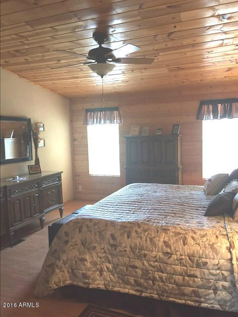 6324 Deer Run Road Show Low, AZ 85901 - Photo 13 of 36 013_Master Bedroom