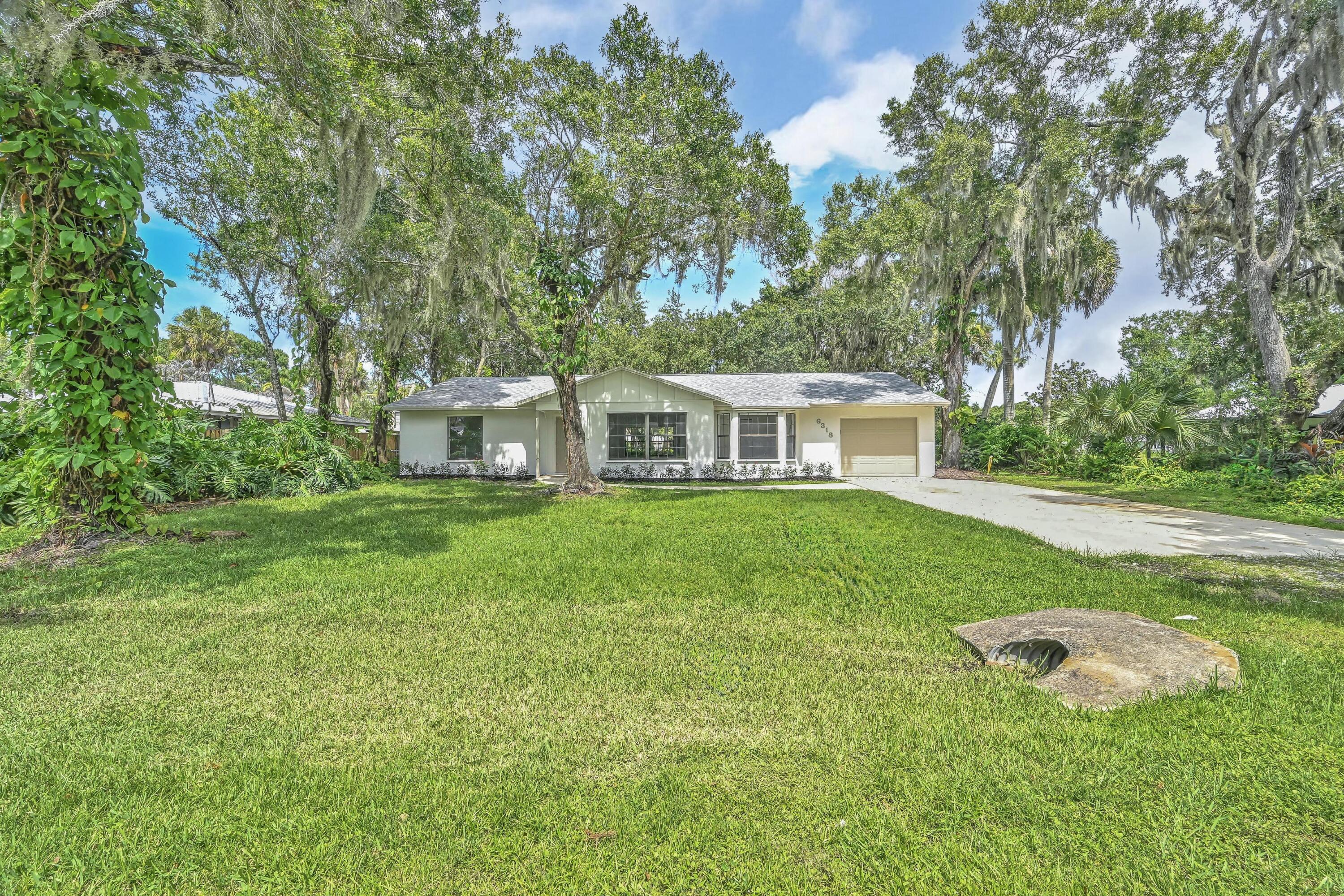 6318 Lenape Street Fort Pierce, FL 34982 - Photo 2 of 38 Z63_3668