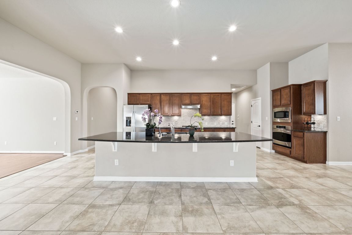 209 Rock Vista Run Austin, TX 78737 - Photo 3 of 40