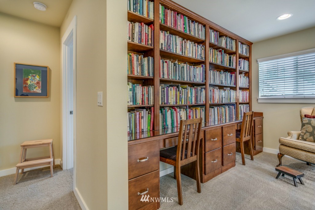 16435 159th Court Southeast Renton, WA 98058 - Photo 12 of 21 Gallery Image 12