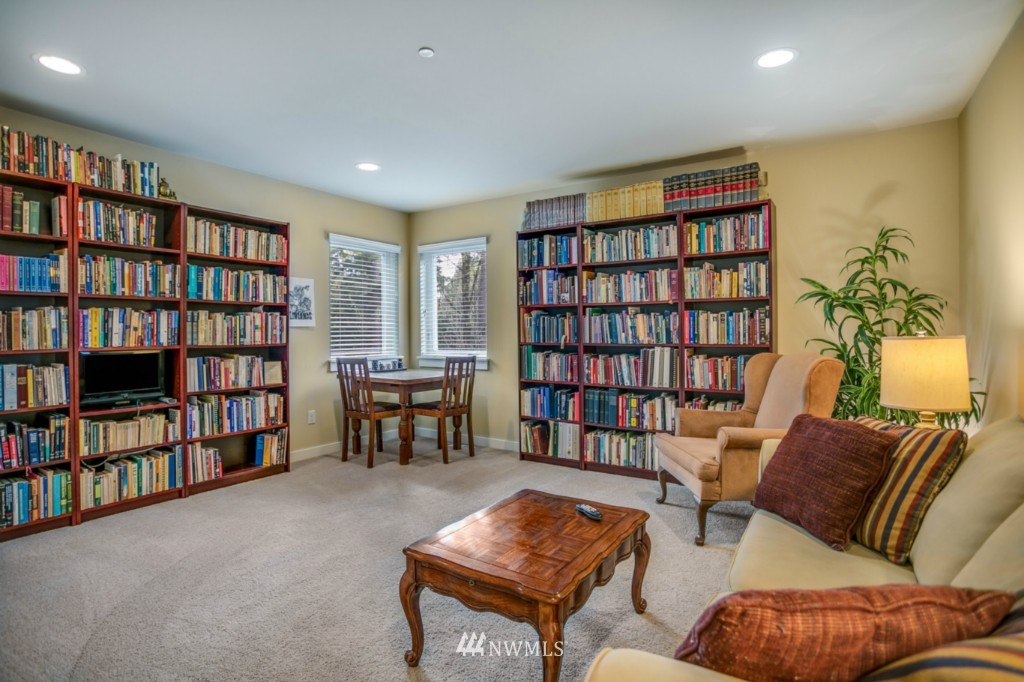 16435 159th Court Southeast Renton, WA 98058 - Photo 13 of 21 Gallery Image 13